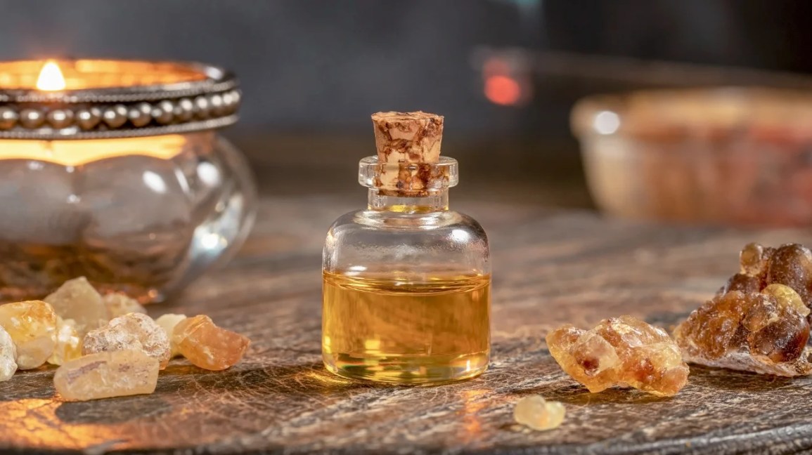 Fragrance Oils Vs Essential Oils Which is Best?