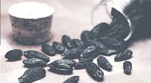 odor is very rich, sweet and warm, distinctly coumarinic-herbaceous, with a prune-like or caramellic-sweet undertone. 